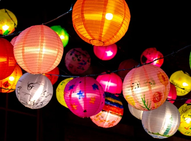 Luminous - In The Neighbourhood